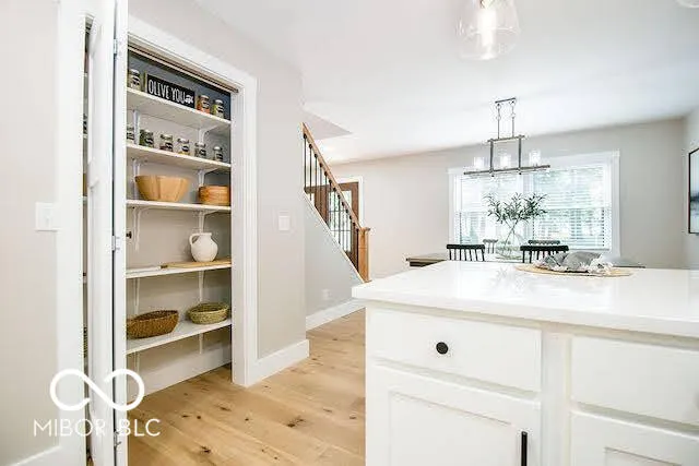 Columbus, Indiana 47203, United States, 6 Bedrooms Bedrooms, ,4 BathroomsBathrooms,Residential,Pending,46624