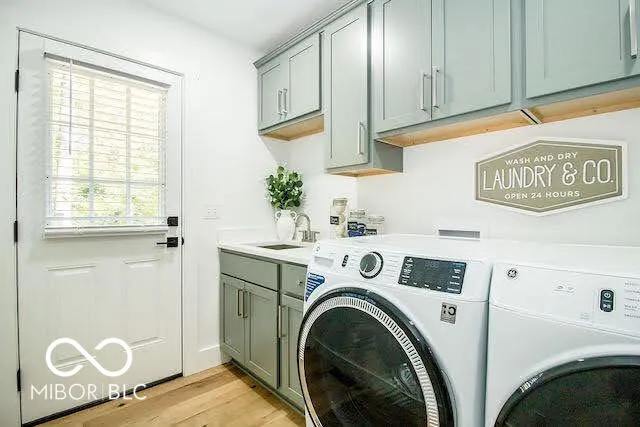 Columbus, Indiana 47203, United States, 6 Bedrooms Bedrooms, ,4 BathroomsBathrooms,Residential,Pending,46624