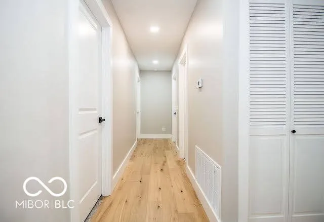 Columbus, Indiana 47203, United States, 6 Bedrooms Bedrooms, ,4 BathroomsBathrooms,Residential,Pending,46624