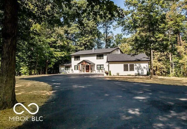 Columbus, Indiana 47203, United States, 6 Bedrooms Bedrooms, ,4 BathroomsBathrooms,Residential,Pending,46624