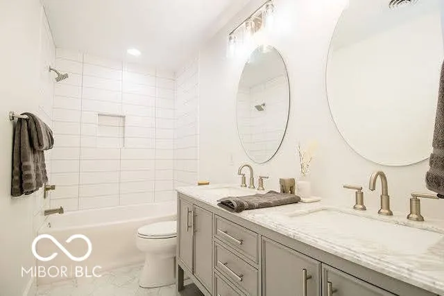 Columbus, Indiana 47203, United States, 6 Bedrooms Bedrooms, ,4 BathroomsBathrooms,Residential,Pending,46624