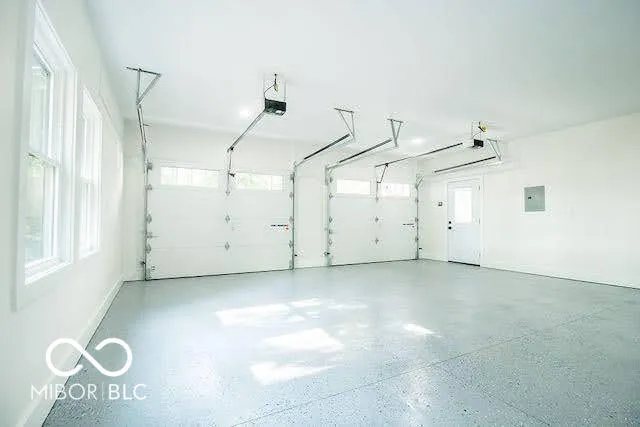 Columbus, Indiana 47203, United States, 6 Bedrooms Bedrooms, ,4 BathroomsBathrooms,Residential,Pending,46624