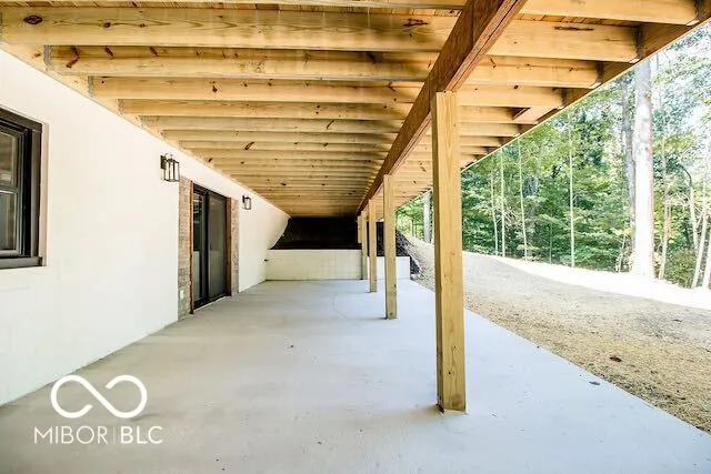 Columbus, Indiana 47203, United States, 6 Bedrooms Bedrooms, ,4 BathroomsBathrooms,Residential,Pending,46624