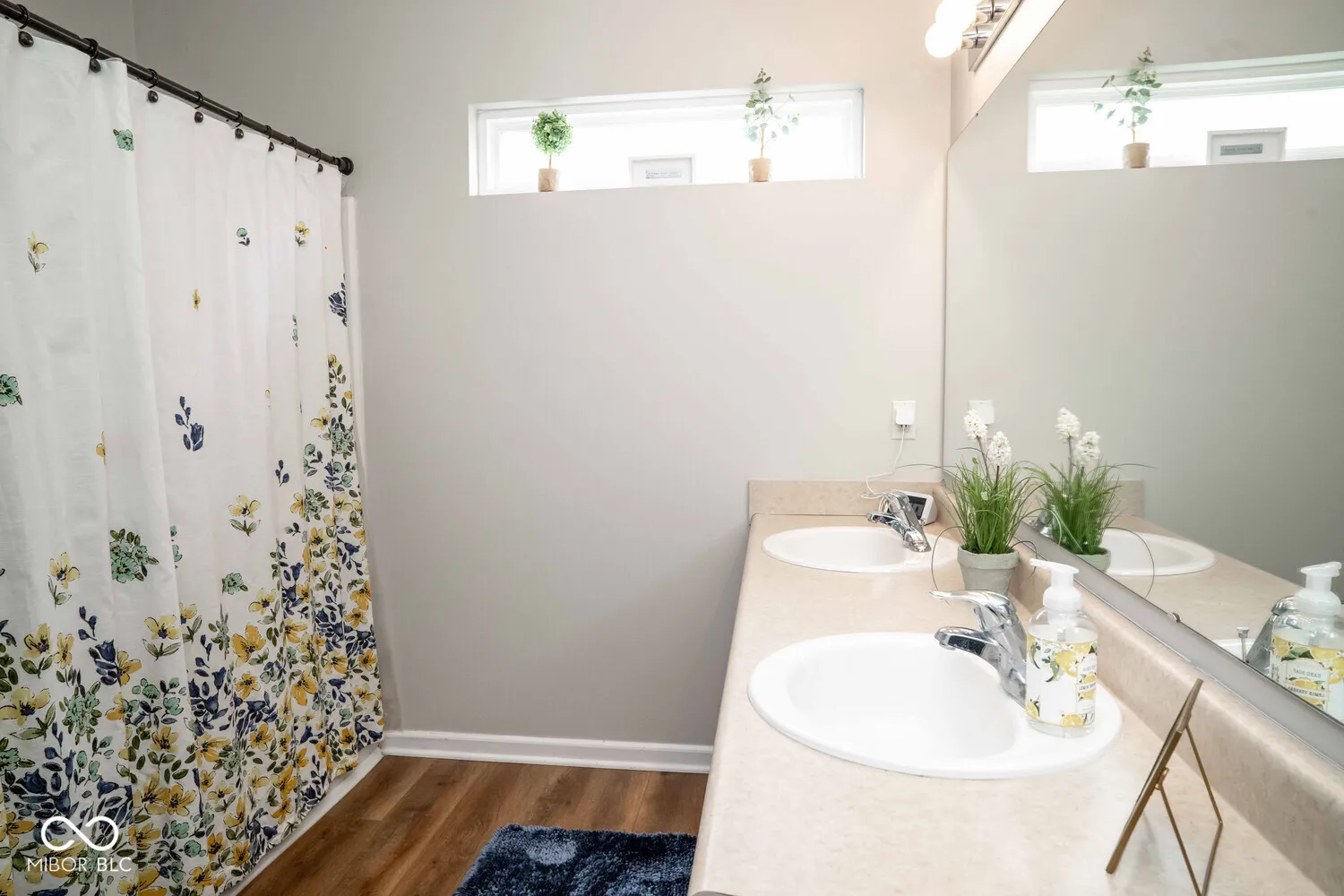 Whiteland, Indiana 46184, United States, 3 Bedrooms Bedrooms, ,2 BathroomsBathrooms,Residential,Pending,110102