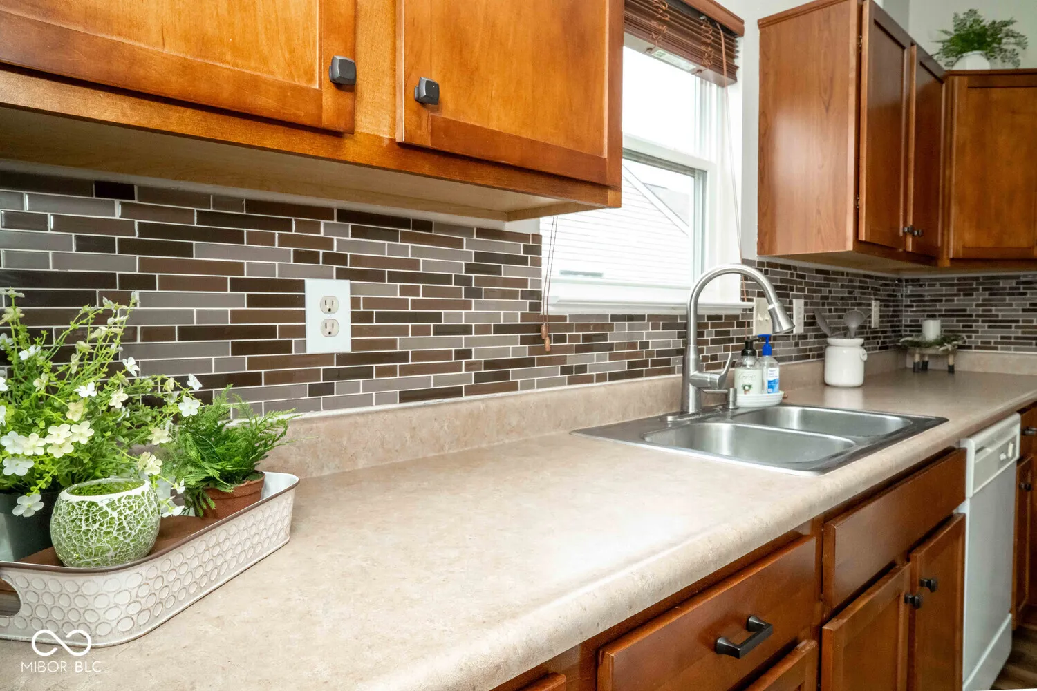 Whiteland, Indiana 46184, United States, 3 Bedrooms Bedrooms, ,2 BathroomsBathrooms,Residential,Pending,110102