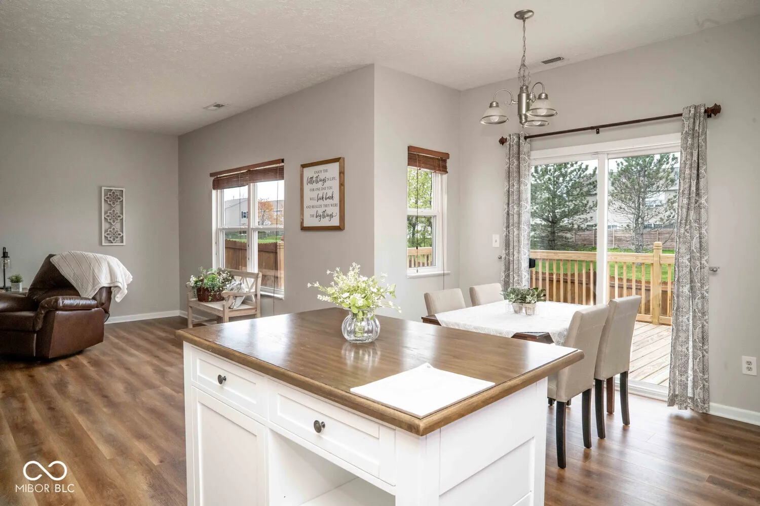 Whiteland, Indiana 46184, United States, 3 Bedrooms Bedrooms, ,2 BathroomsBathrooms,Residential,Pending,110102