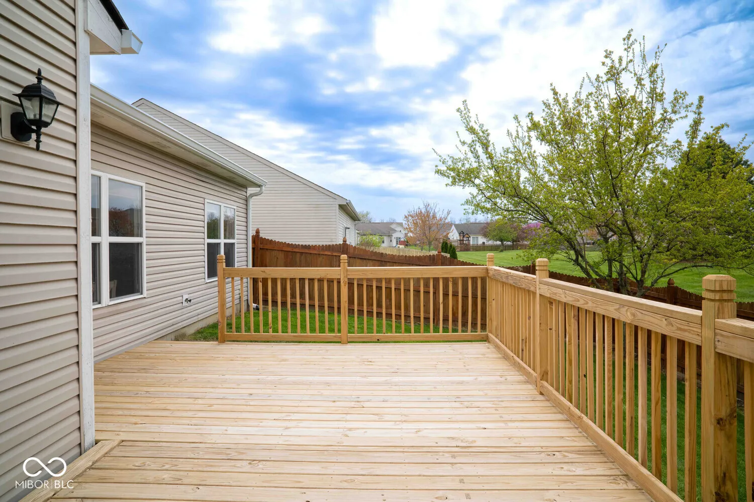 Whiteland, Indiana 46184, United States, 3 Bedrooms Bedrooms, ,2 BathroomsBathrooms,Residential,Pending,110102