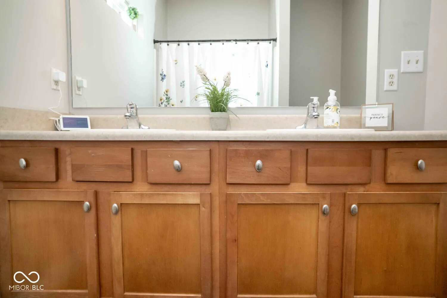 Whiteland, Indiana 46184, United States, 3 Bedrooms Bedrooms, ,2 BathroomsBathrooms,Residential,Pending,110102