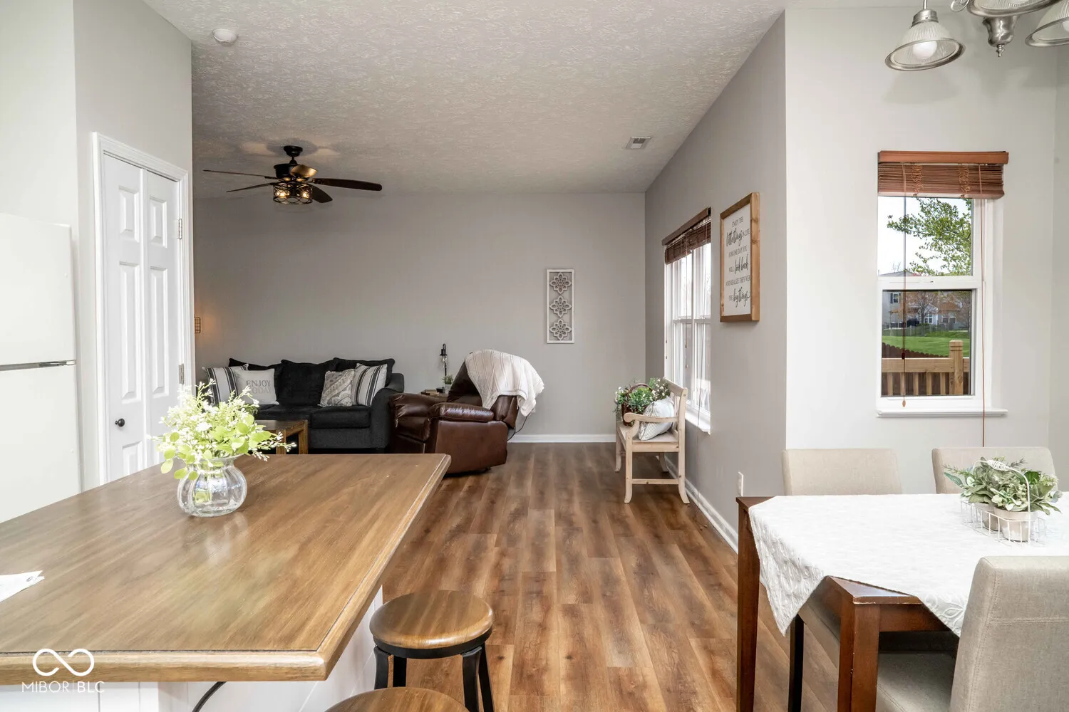 Whiteland, Indiana 46184, United States, 3 Bedrooms Bedrooms, ,2 BathroomsBathrooms,Residential,Pending,110102