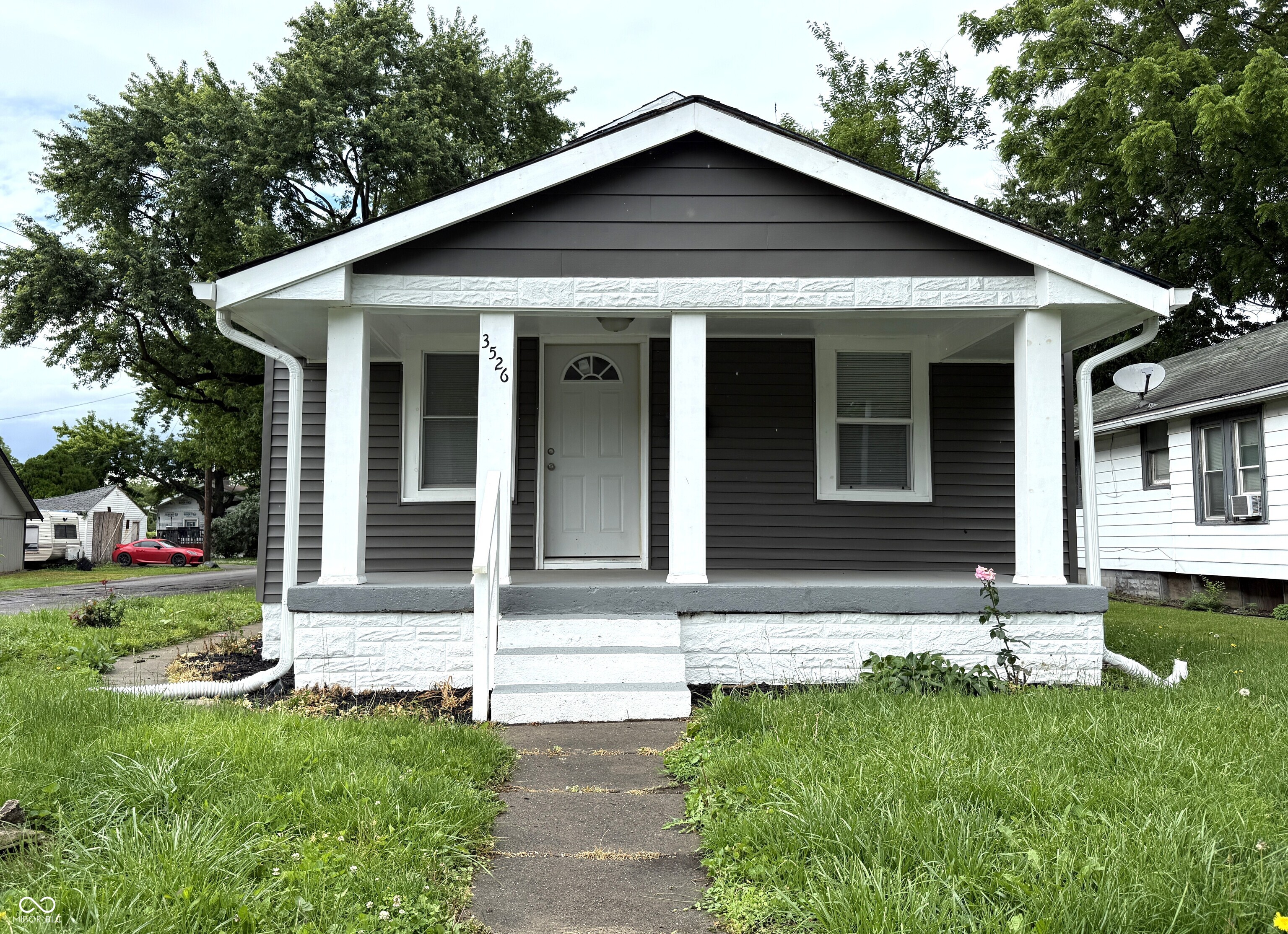 3526 E Vermont Street