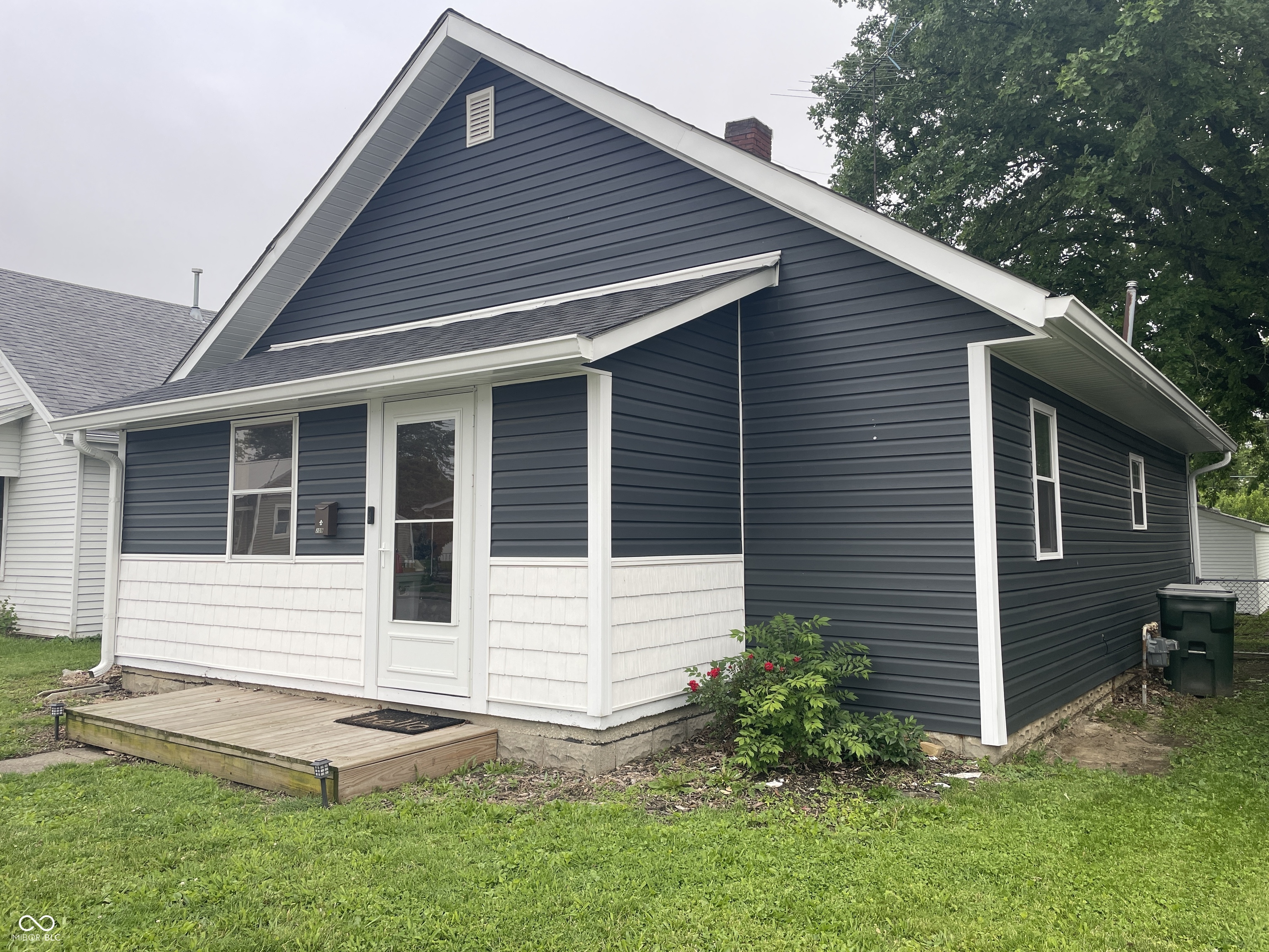 209 W McKee Street