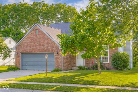 Photo of 7344 Tarragon Lane, Indianapolis, IN 46237 (MLS # 22106872)