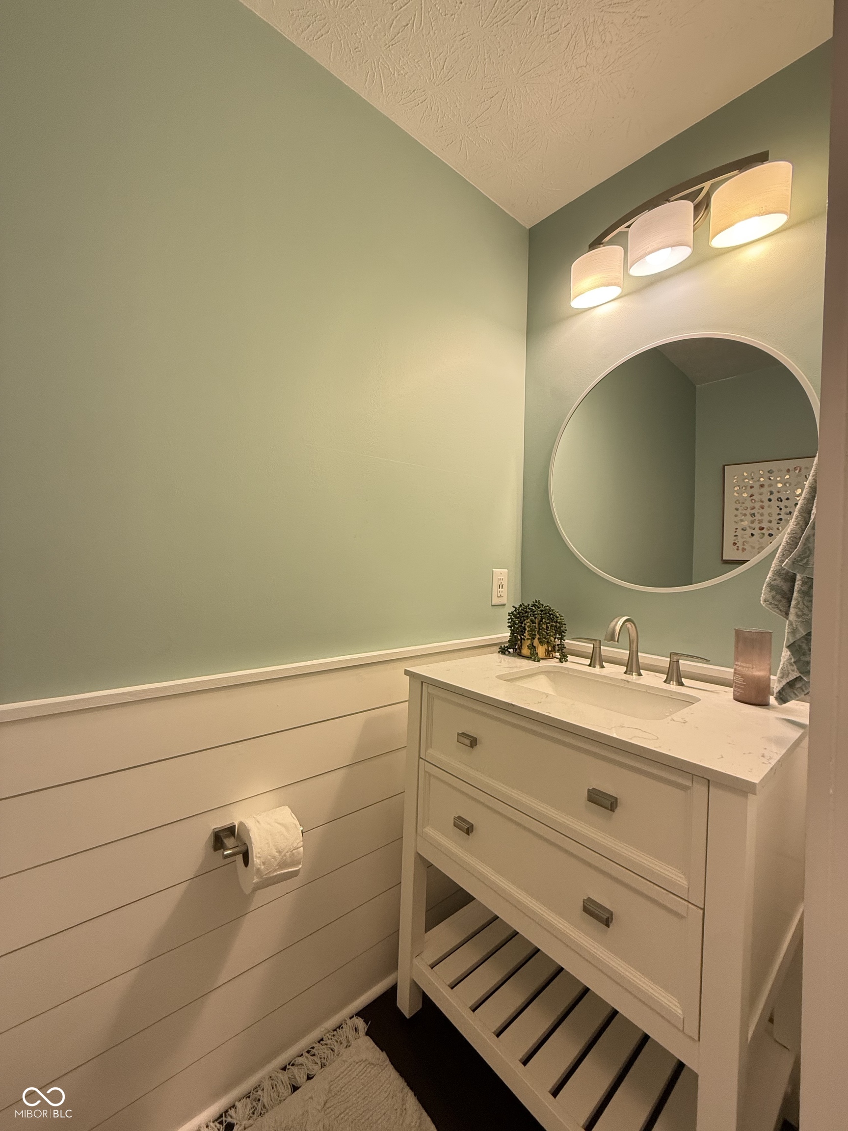 5619 W Crestview Trail