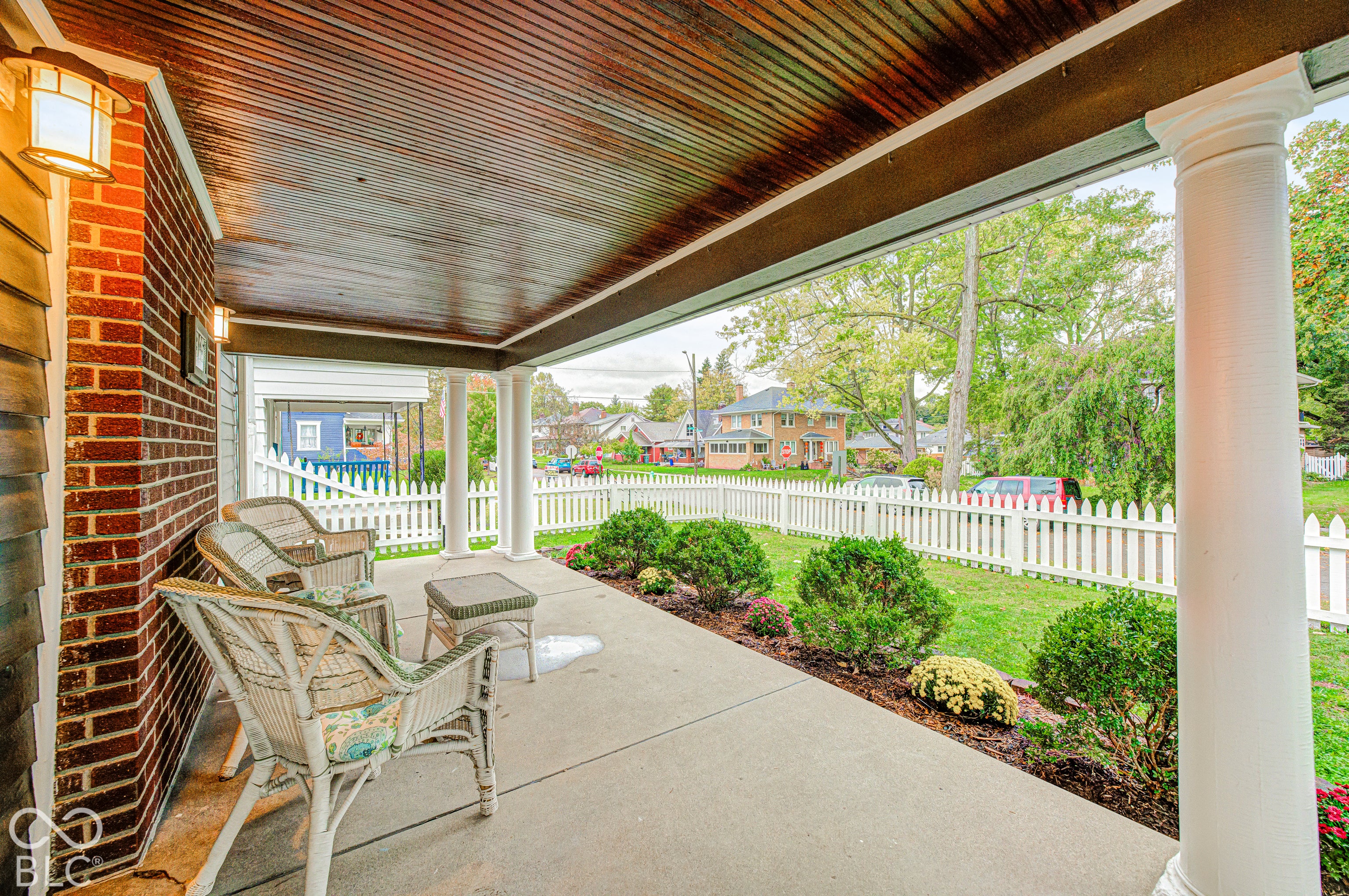 305 N Ridgeview Drive