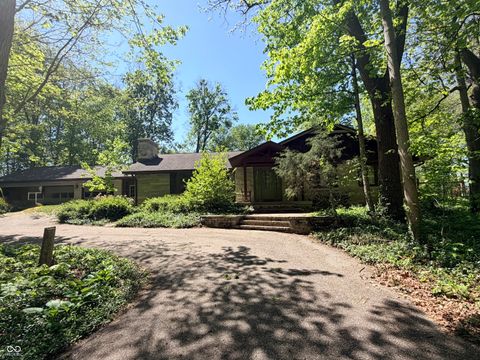 Photo of 3401 E Loretta Drive, Indianapolis, IN 46227 (MLS # 22098914)