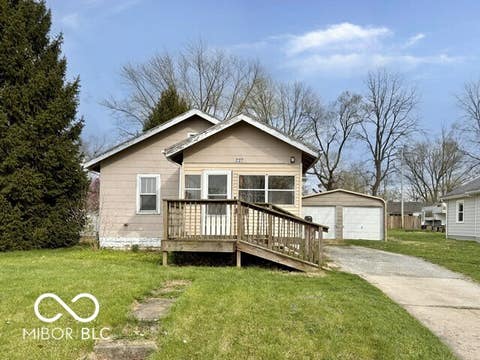 Photo of 237 Ringwood Way, Anderson, IN 46013 (MLS # 22091648)