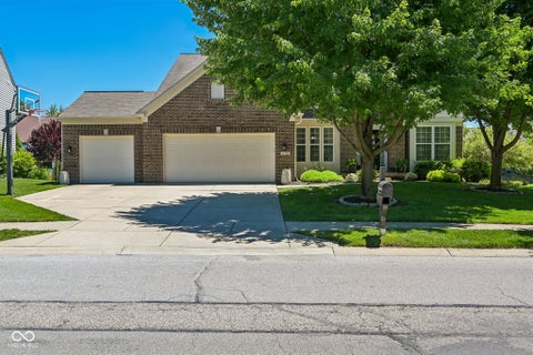 Photo of 11799 Kittery DR, Fishers, IN 46037 (MLS # 22108517)