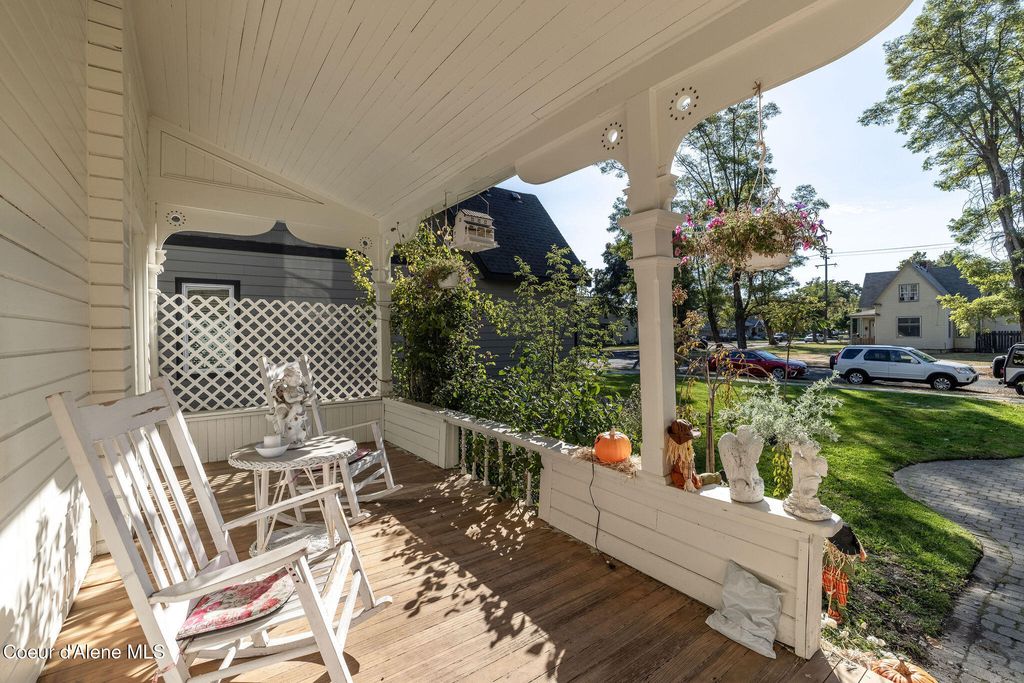 Photo of 908 FREDERICK Ave, Spokane, WA 99205 (MLS # 26-2112)