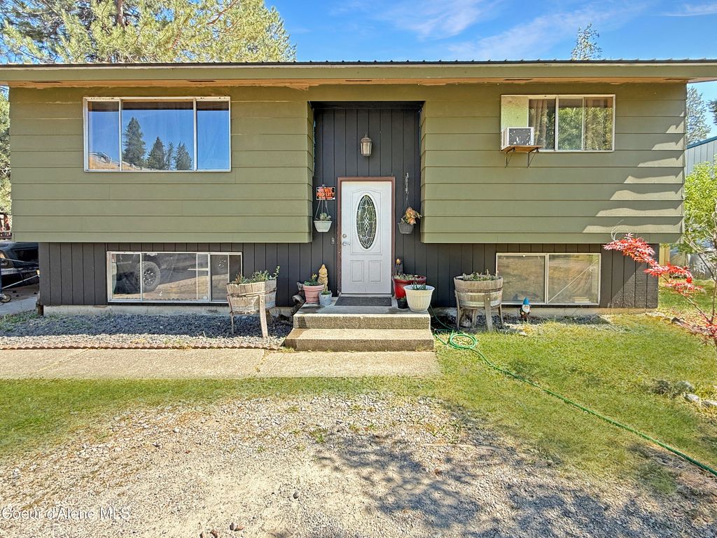 Photo of 1624 Maple Ave, Coeur dAlene, ID 83814 (MLS # 26-957)