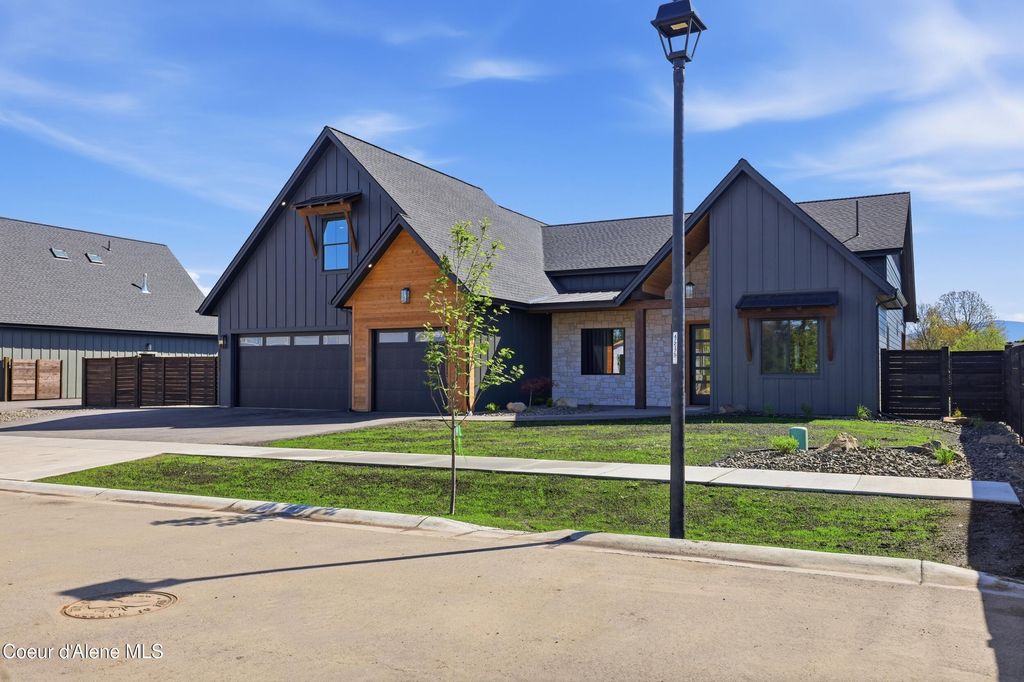 Photo of 11006 Armonia Way, Hayden, ID 83835 (MLS # 26-4272)