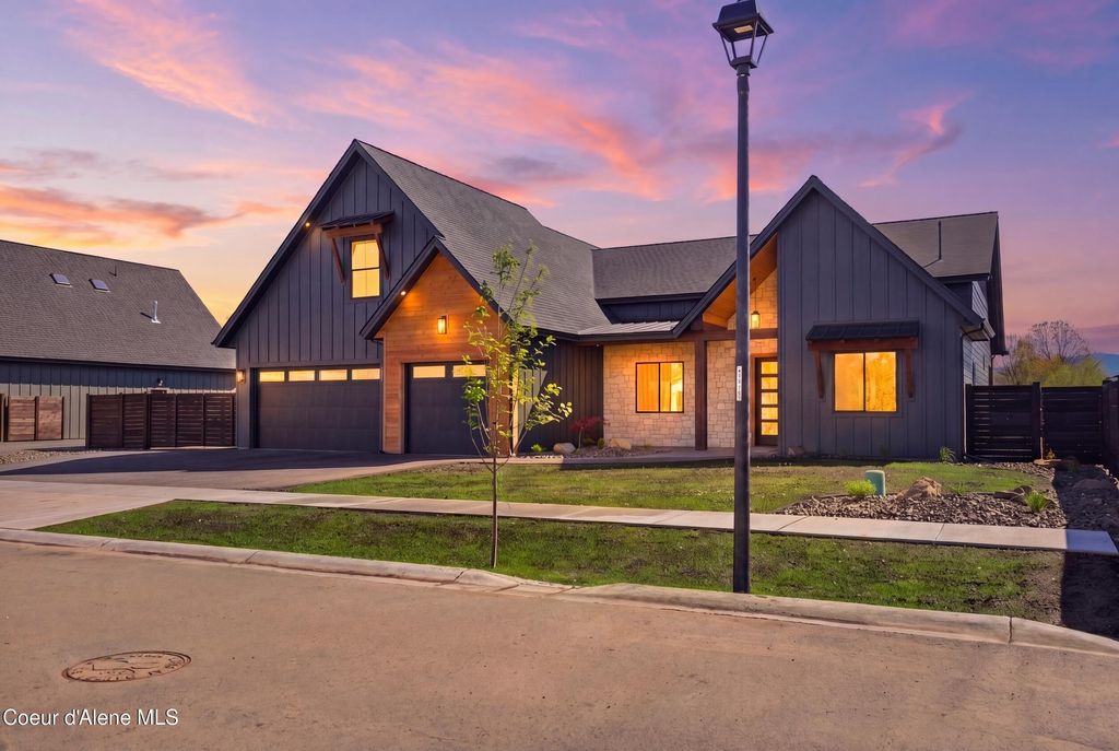 Photo of 11006 Armonia Way, Hayden, ID 83835 (MLS # 26-4272)