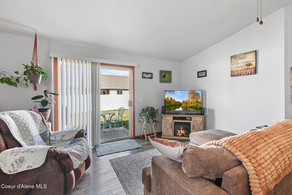 Photo of 1207 Horsehaven Ave, Post Falls, ID 83854 (MLS # 26-2161)