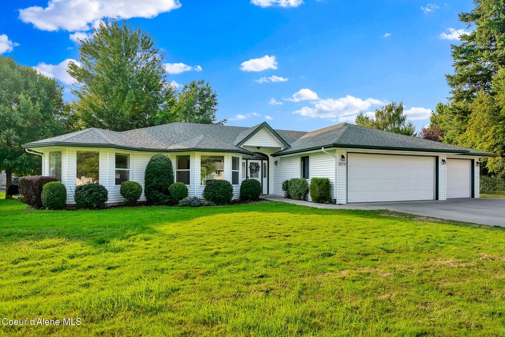 Photo of 5775 COLFAX St, Dalton Gardens, ID 83815 (MLS # 25-9468)