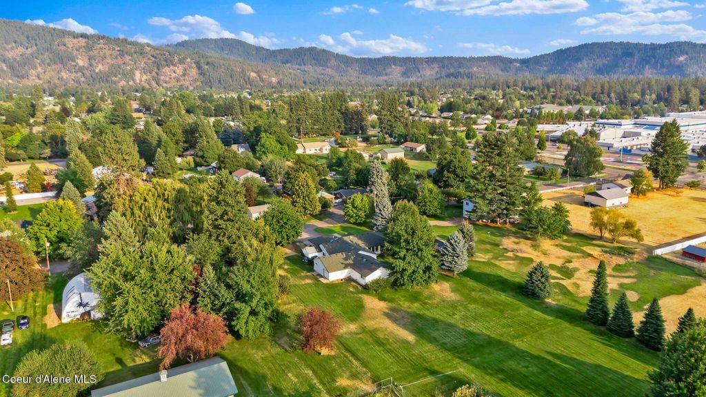 Photo of 5775 COLFAX St, Dalton Gardens, ID 83815 (MLS # 25-9468)