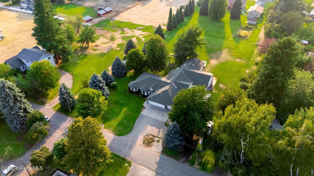 Photo of 5775 COLFAX St, Dalton Gardens, ID 83815 (MLS # 25-9468)