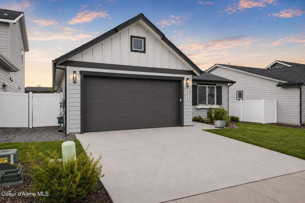 Photo of 4923 Dorado Ave, Post Falls, ID 83854 (MLS # 26-5584)