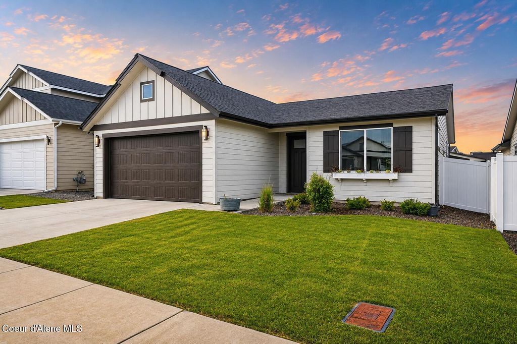 Photo of 4923 Dorado Ave, Post Falls, ID 83854 (MLS # 26-5584)