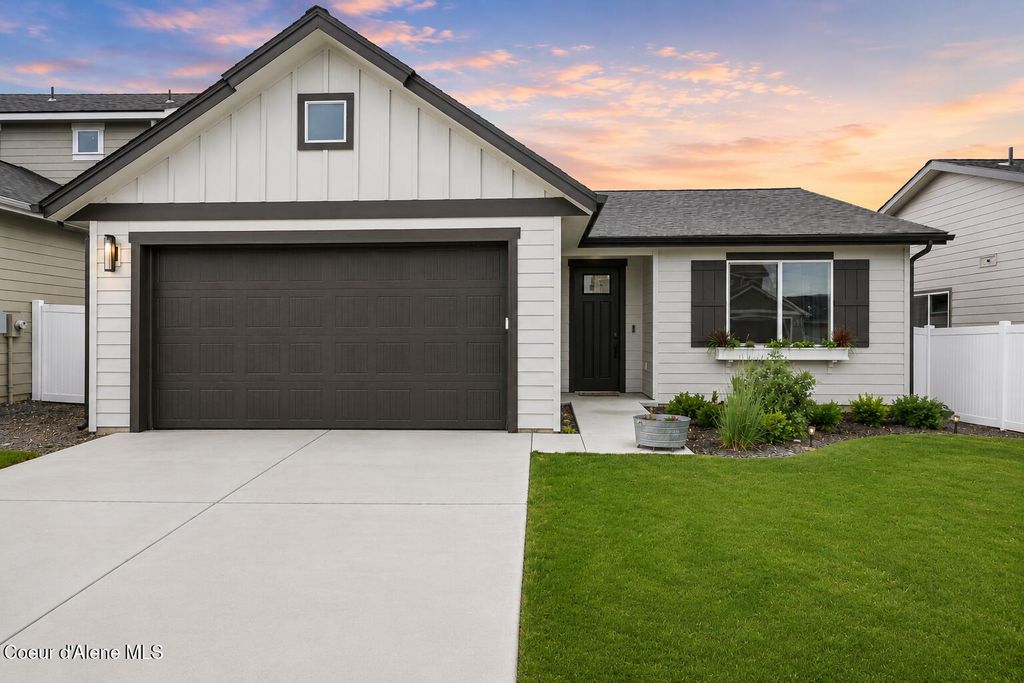 Photo of 4923 Dorado Ave, Post Falls, ID 83854 (MLS # 26-5584)