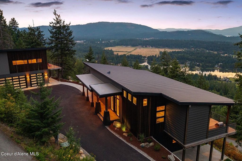 Photo of 28 Eden Way, Sagle, ID 83860 (MLS # 26-2311)