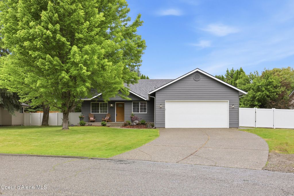 Photo of 699 Cloverleaf DR, Hayden, ID 83835 (MLS # 26-5985)