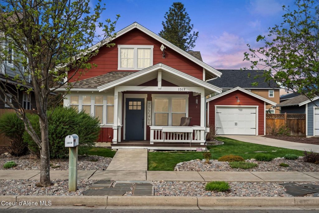 Photo of 1519 Nicholas Way, Sandpoint, ID 83864 (MLS # 26-4005)