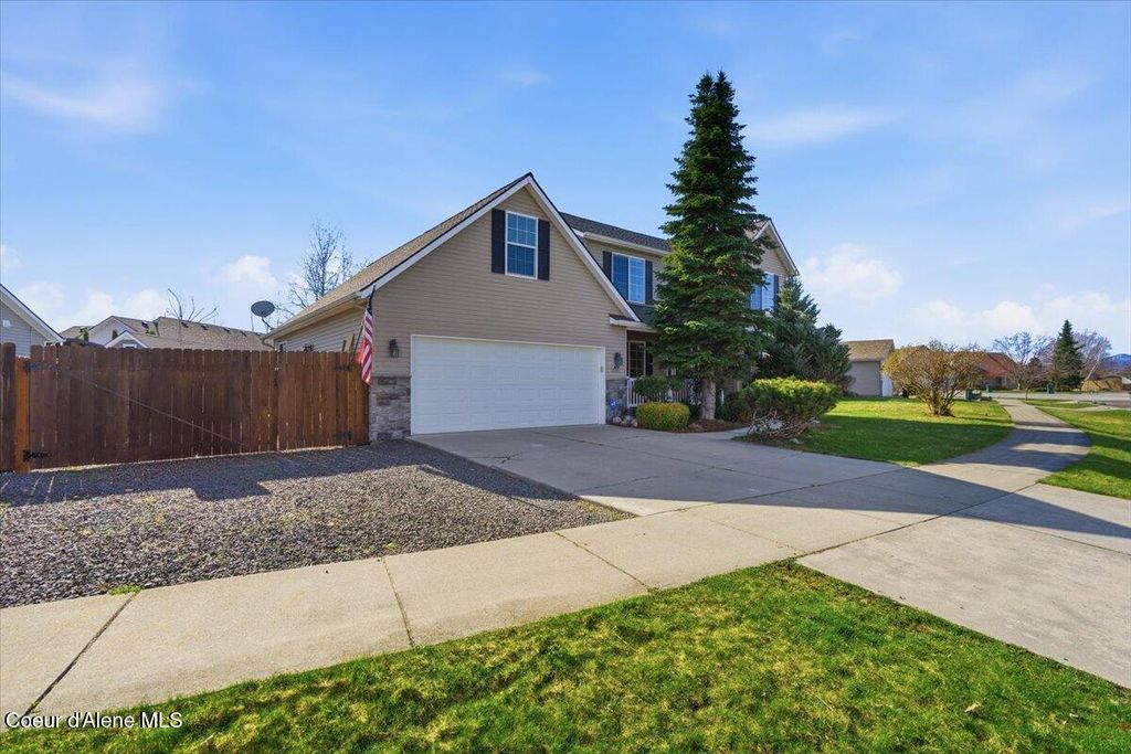Photo of 2472 Warwick Ct, Hayden, ID 83835 (MLS # 26-7487)