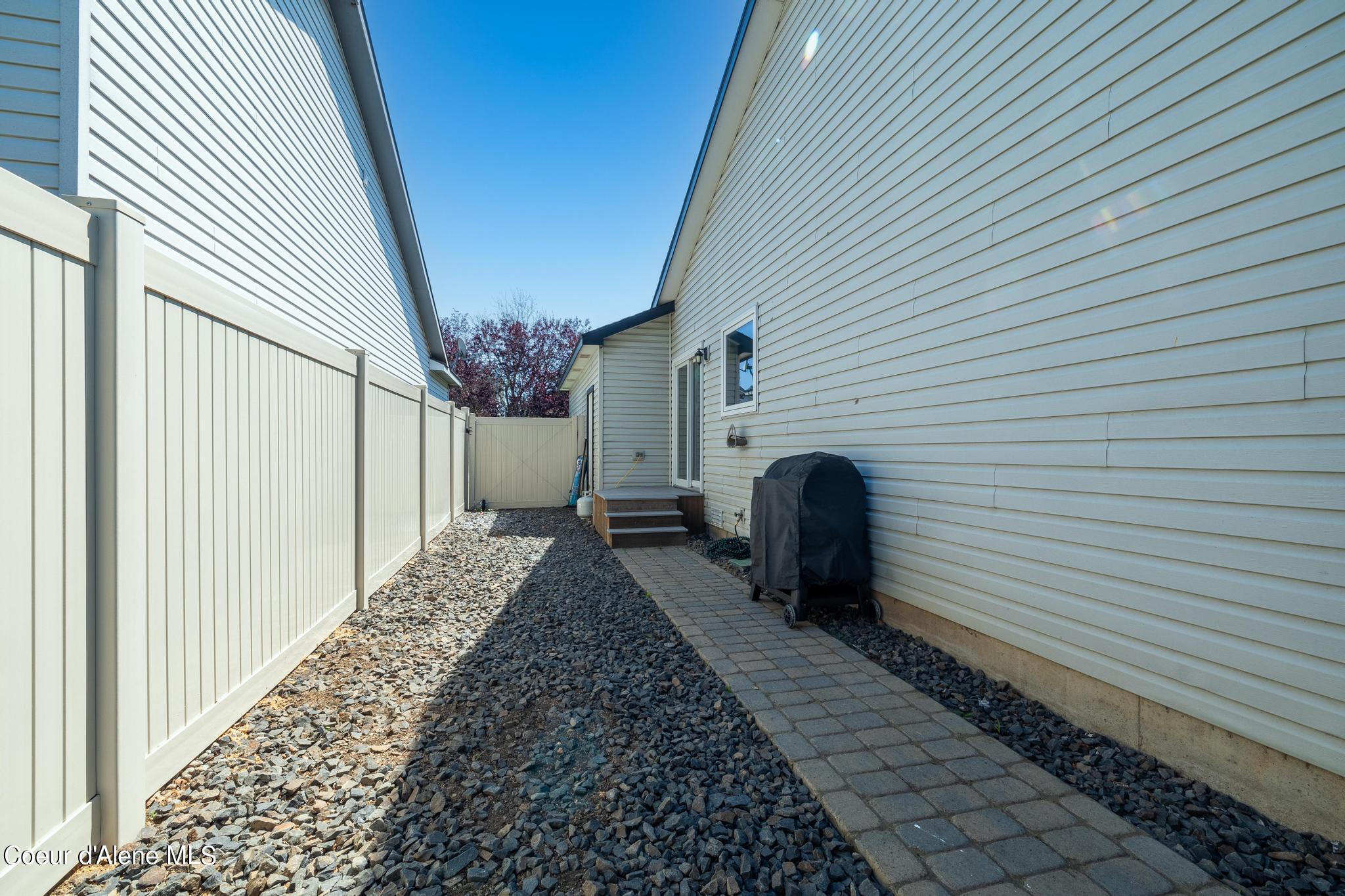 Post Falls, Idaho 83854, United States, 4 Bedrooms Bedrooms, ,2 BathroomsBathrooms,Residential,Pending,46826