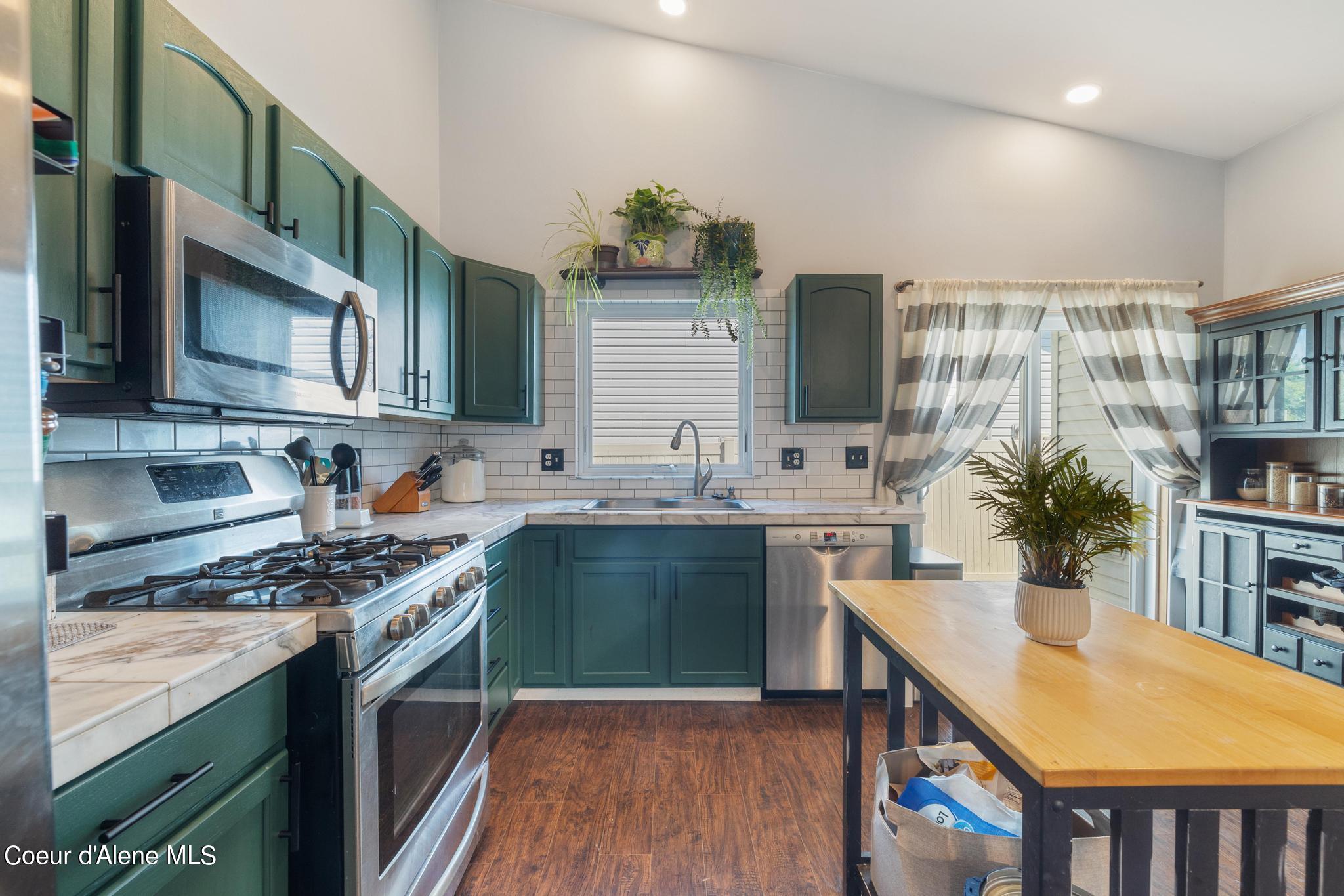 Post Falls, Idaho 83854, United States, 4 Bedrooms Bedrooms, ,2 BathroomsBathrooms,Residential,Pending,46826