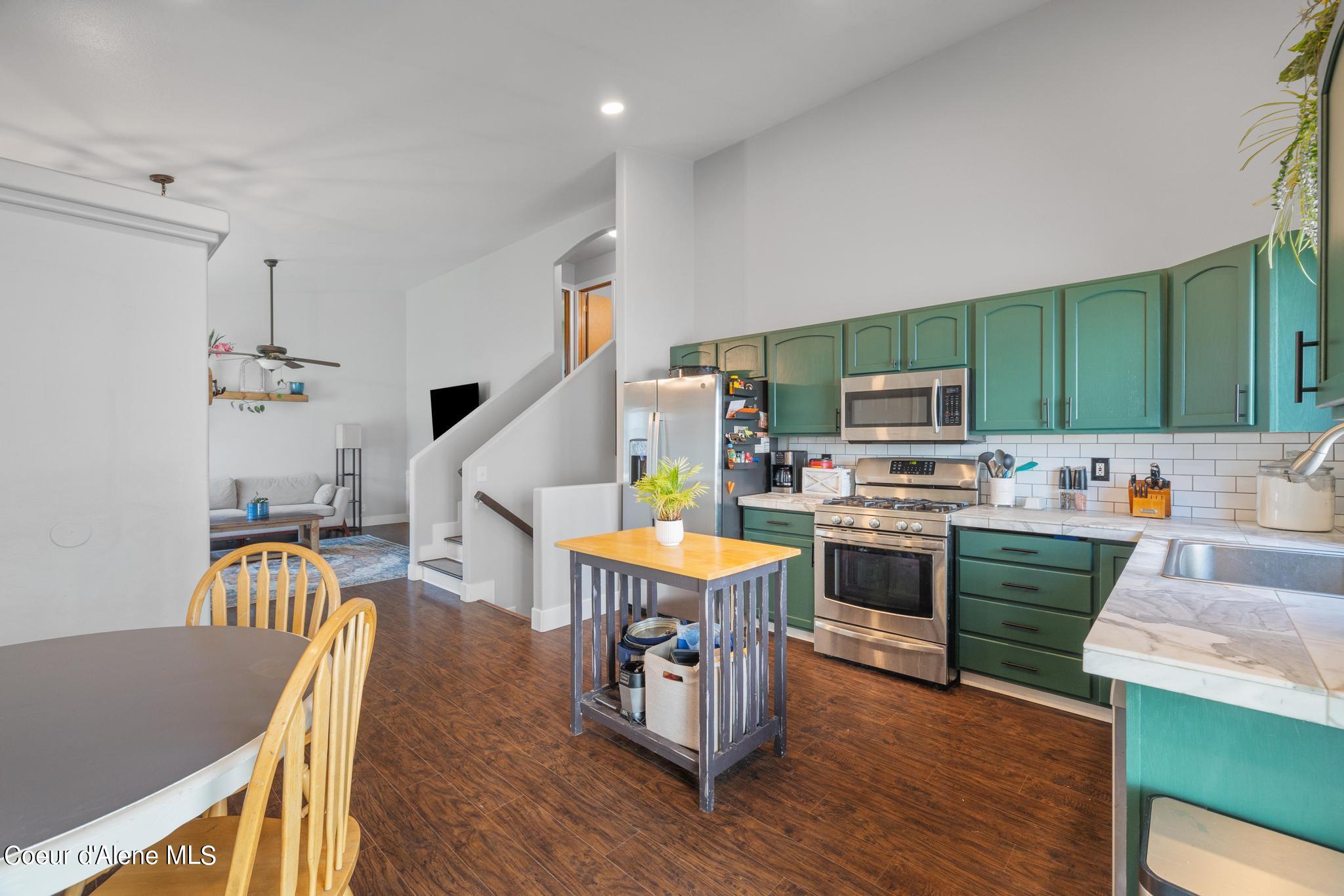 Post Falls, Idaho 83854, United States, 4 Bedrooms Bedrooms, ,2 BathroomsBathrooms,Residential,Pending,46826