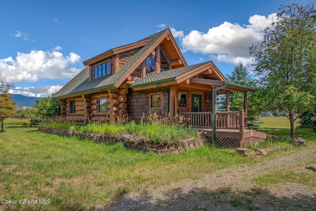 Photo of 158 Mountainview Rd, Moyie Springs, ID 83845 (MLS # 25-7967)