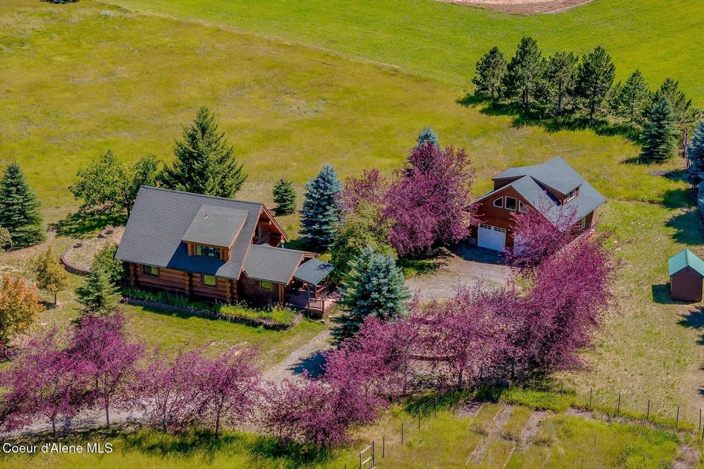 Photo of 158 Mountainview Rd, Moyie Springs, ID 83845 (MLS # 25-7967)