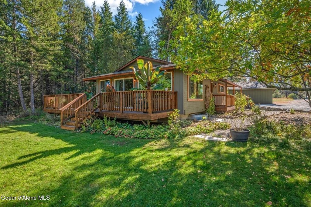 Photo of 157 Blackthorn Rd Rd, Oldtown, ID 83822 (MLS # 25-10084)