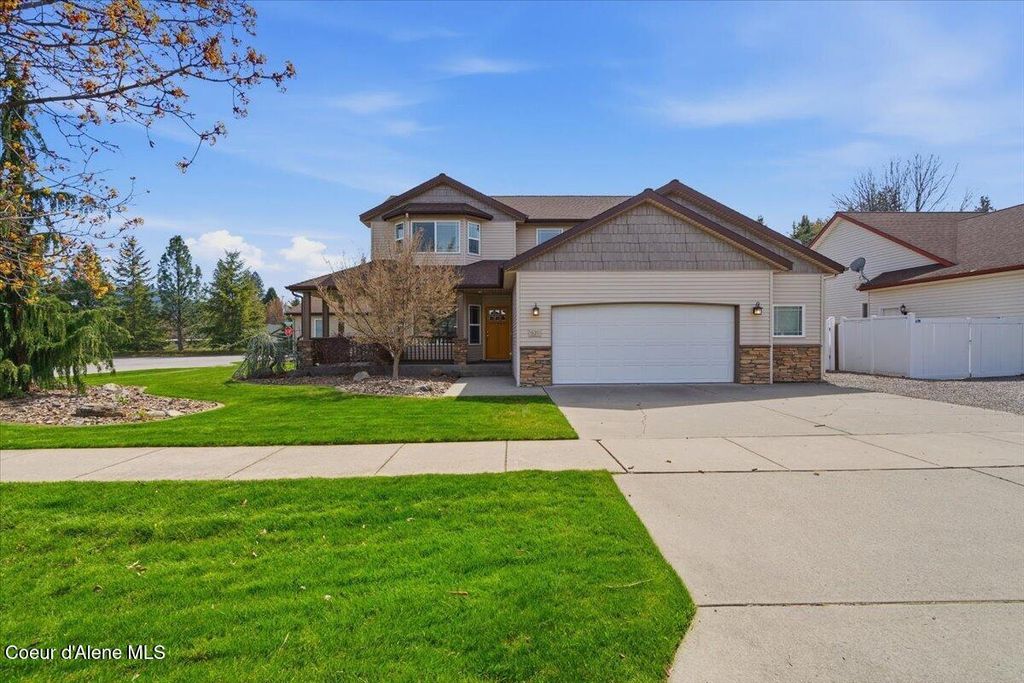 Photo of 621 Round Up Cir, Hayden, ID 83835 (MLS # 26-4116)