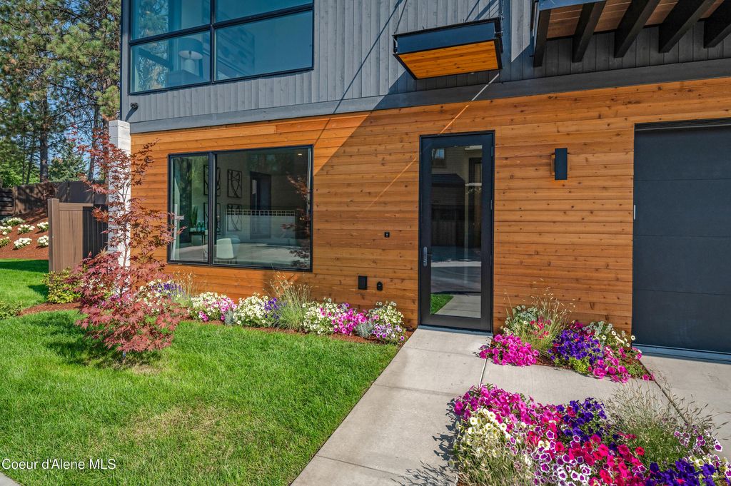 Photo of 2193 Bellerive Ln, Coeur dAlene, ID 83814 (MLS # 25-5672)
