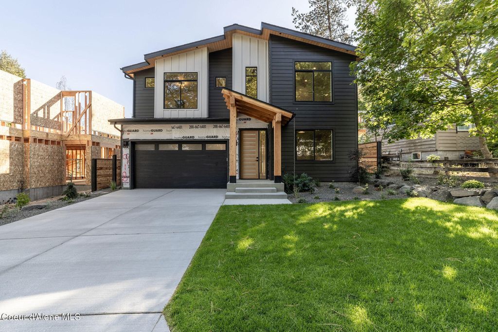 Photo of 918/920 Pennsylvania, Coeur dAlene, ID 83814 (MLS # 25-9571)