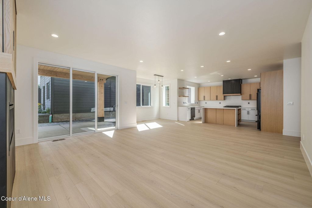 Photo of 918/920 Pennsylvania, Coeur dAlene, ID 83814 (MLS # 25-9571)