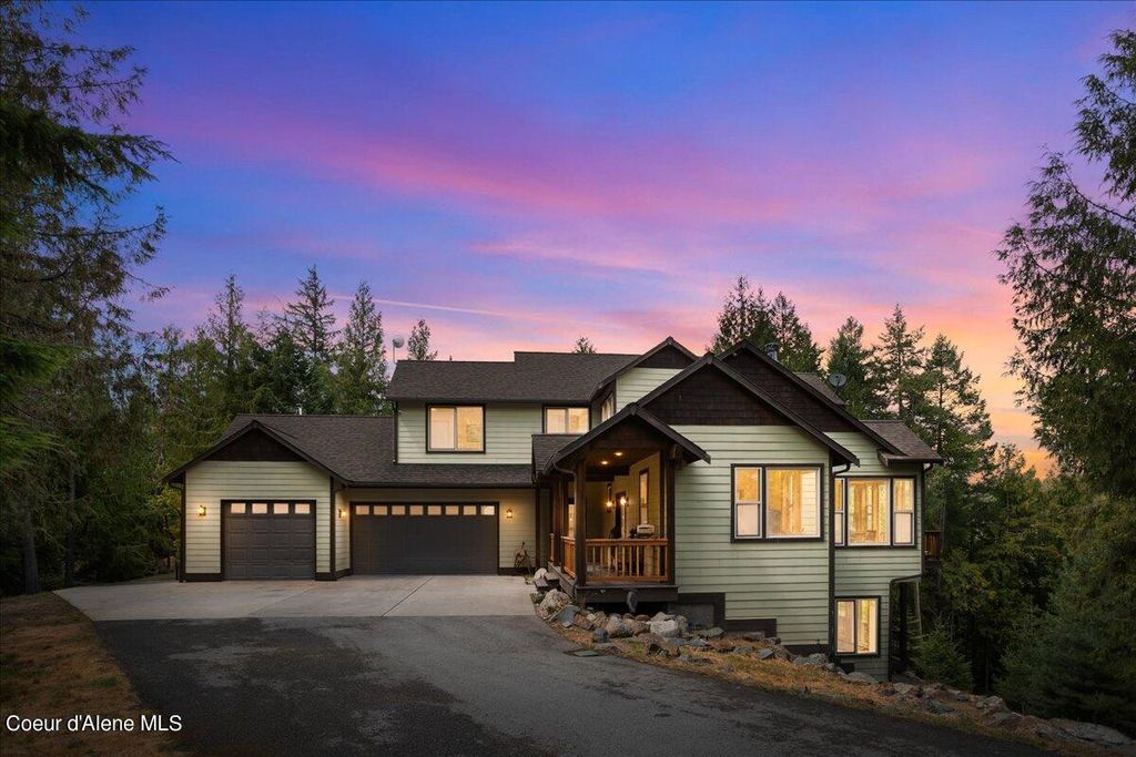 Photo of 403 Kula Dr, Sagle, ID 83860 (MLS # 25-9225)