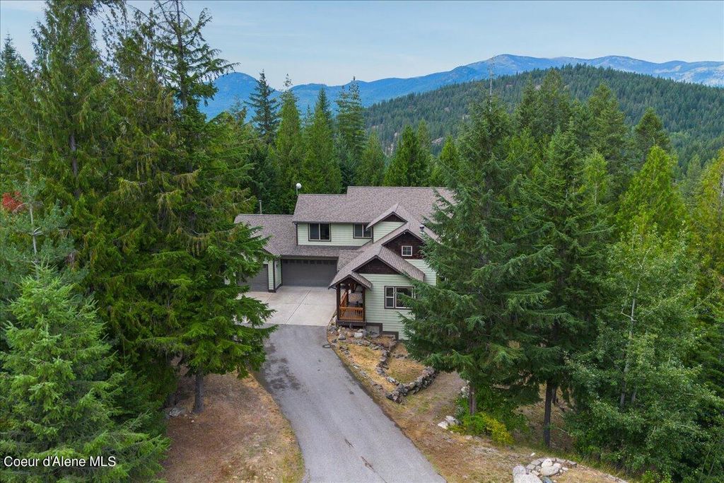 Photo of 403 Kula Dr, Sagle, ID 83860 (MLS # 25-9225)