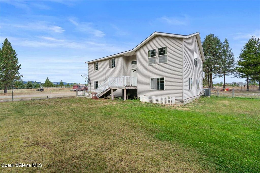 Photo of 811 Seasons Rd, Athol, ID 83801 (MLS # 25-10034)
