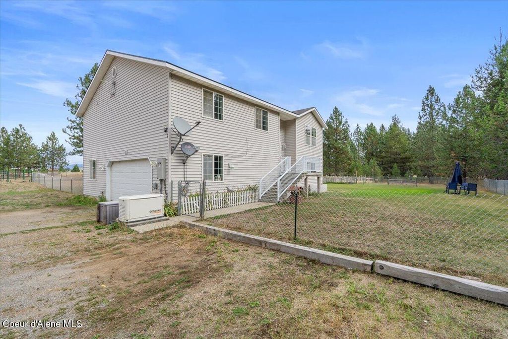 Photo of 811 Seasons Rd, Athol, ID 83801 (MLS # 25-10034)